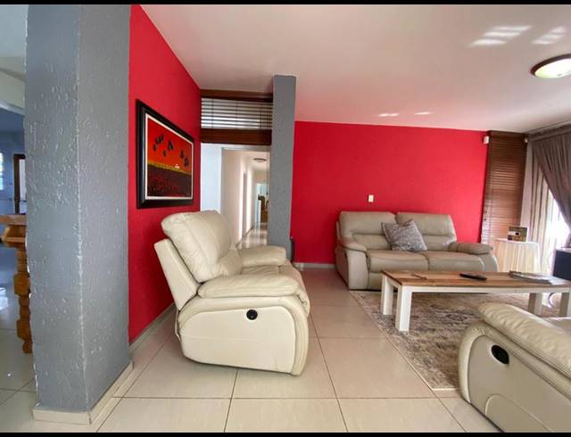 5 BEDROOM HOUSE FOR SALE IN ROODEKRANS